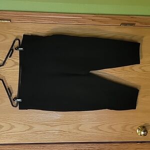 Torrid size 3X capri length black leggings